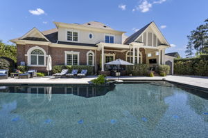 large shallow end perfect for pool parties