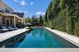 perfect length for laps!  10' ivy-covered brick walls for ultimate privacy