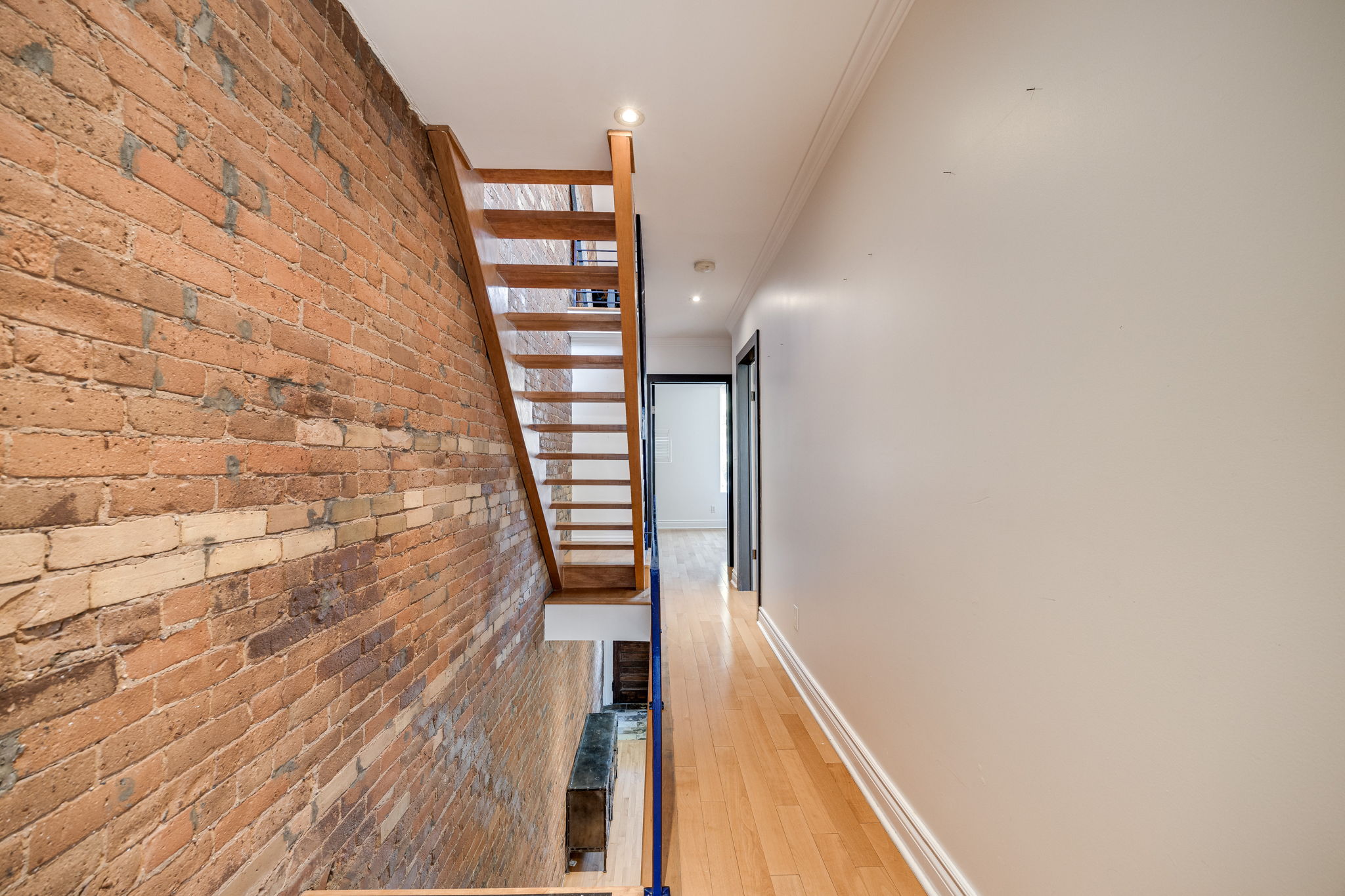 14 Bellwoods Ave, Toronto, ON M6J 2P4, Canada Photo 16