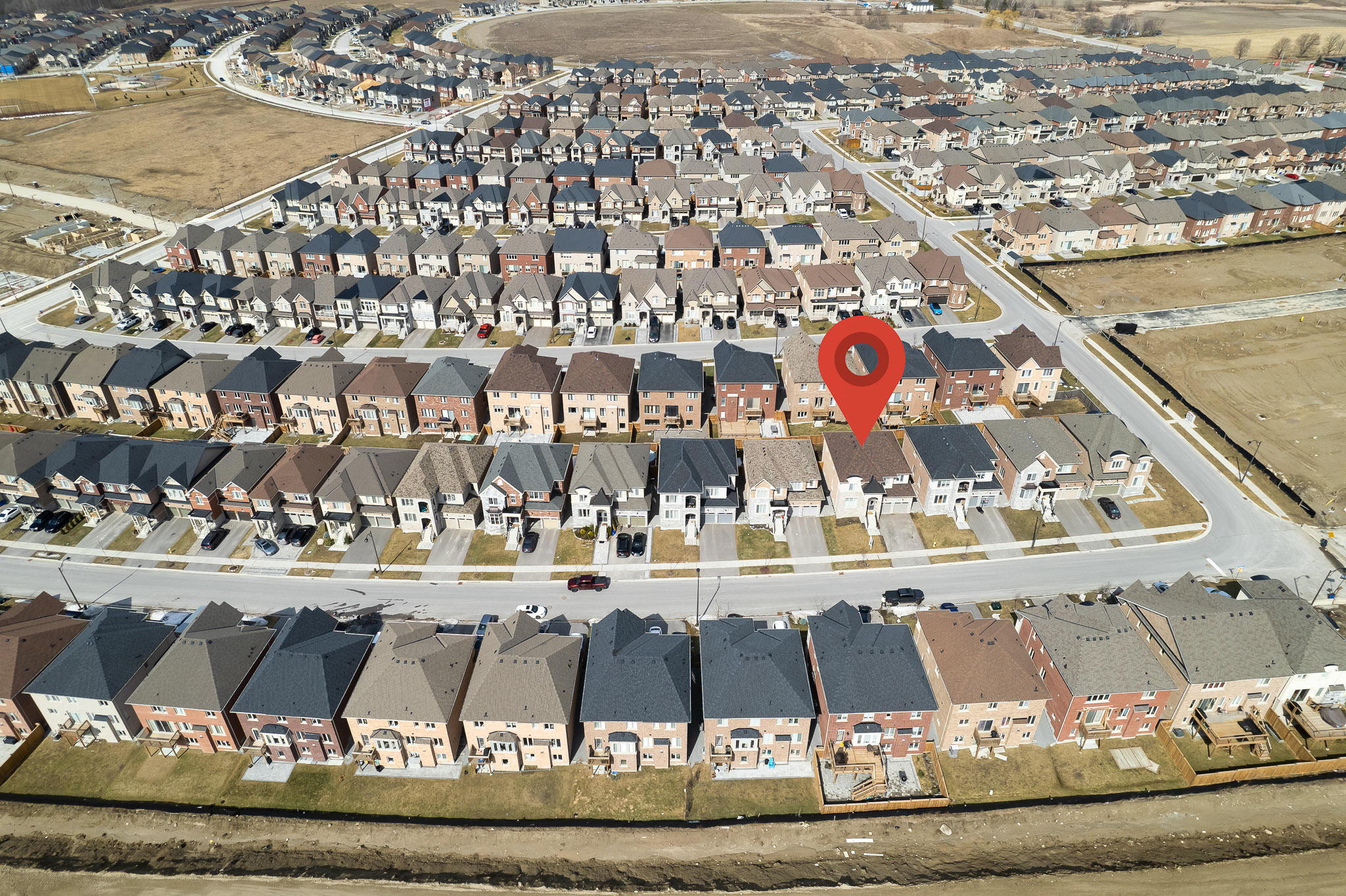 14 Ben Sinclair Ave, East Gwillimbury, ON L0G 1R0, Canada Photo 13