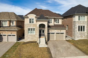 14 Ben Sinclair Ave, East Gwillimbury, ON L0G 1R0, Canada Photo 8