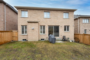 14 Ben Sinclair Ave, East Gwillimbury, ON L0G 1R0, Canada Photo 86