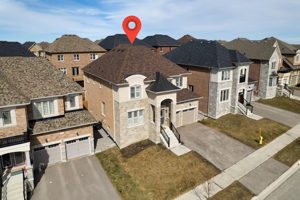 14 Ben Sinclair Ave, East Gwillimbury, ON L0G 1R0, Canada Photo 9