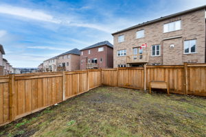 14 Ben Sinclair Ave, East Gwillimbury, ON L0G 1R0, Canada Photo 90