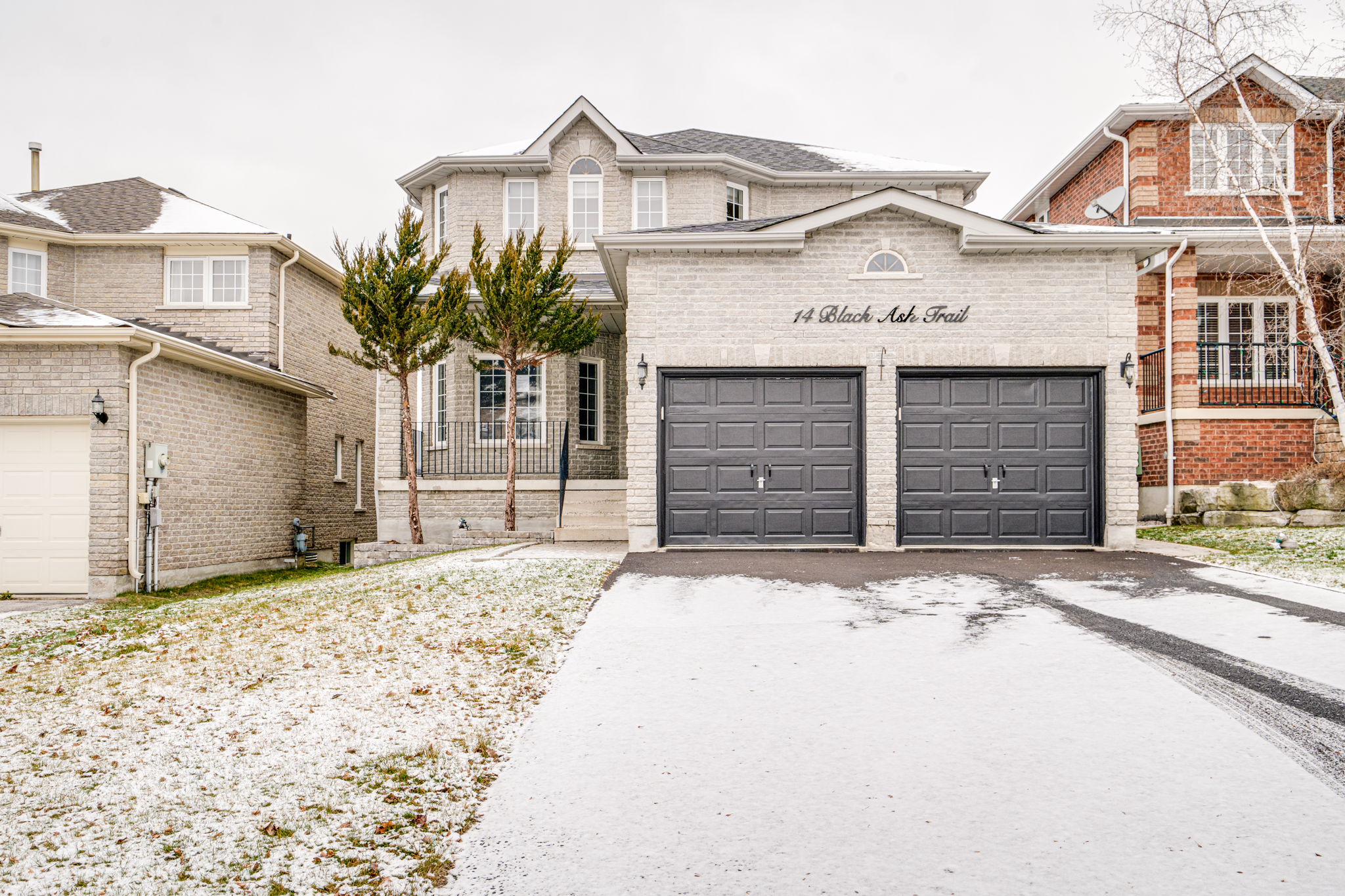 14 Black Ash Trail Barrie, ON L4N 2S2