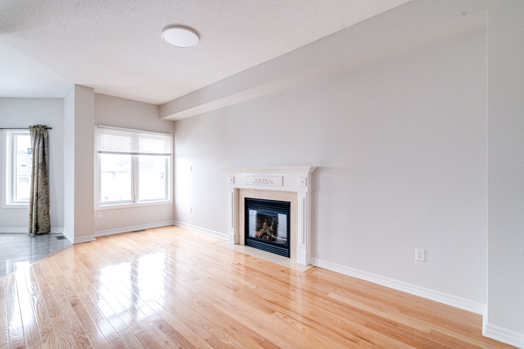 14 Black Ash Trail Barrie, ON L4N 2S2