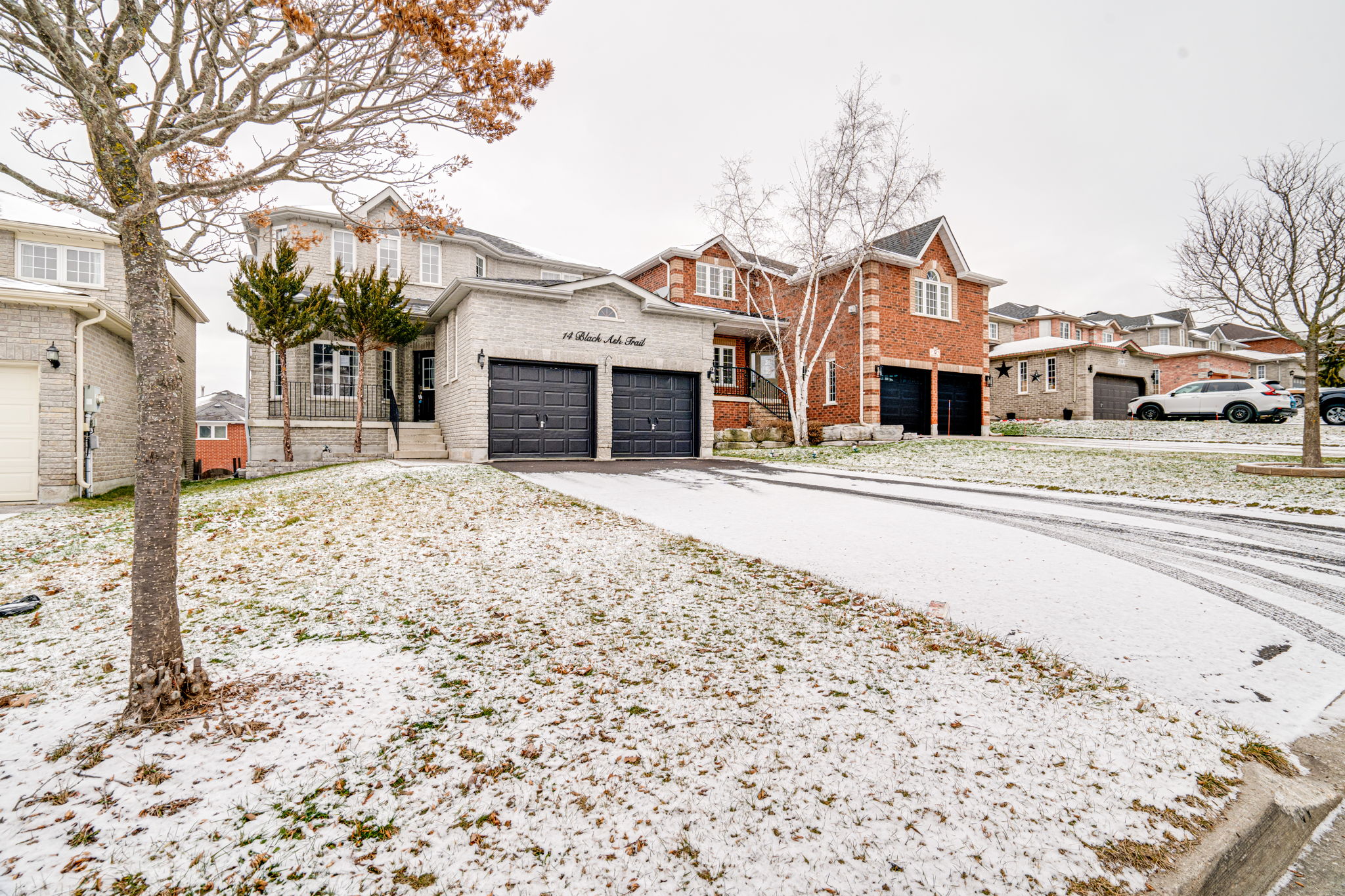 14 Black Ash Trail Barrie, ON L4N 2S2