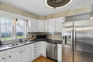 Candlewood Dr-S2005-017.jpg
