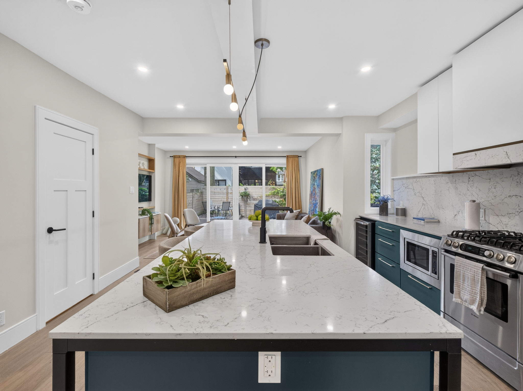 14 Coady Ave Toronto, ON M4M 2Y8