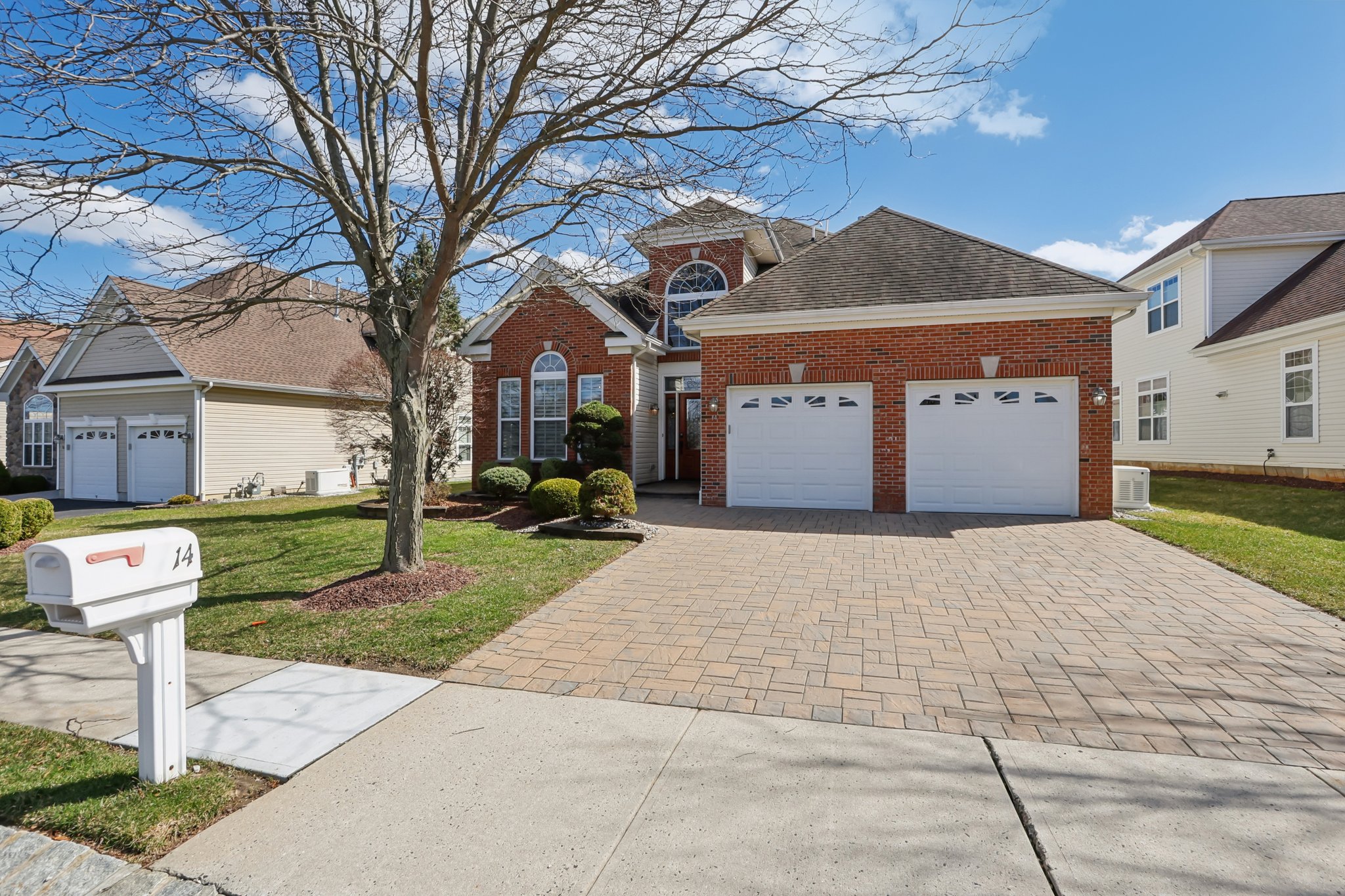 Cobblestone Blvd-S1803-002.jpg