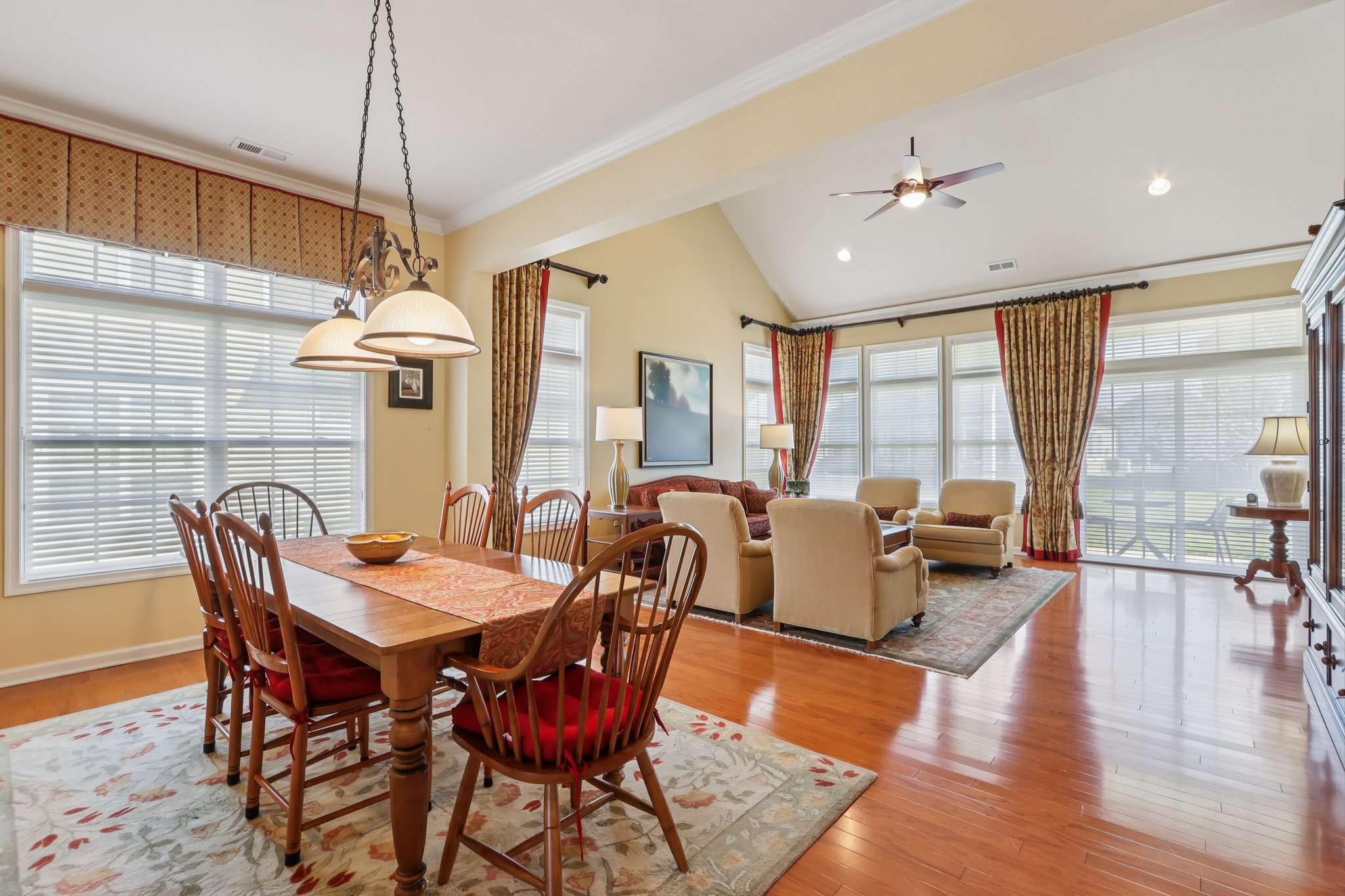 Cobblestone Blvd-S1803-018.jpg