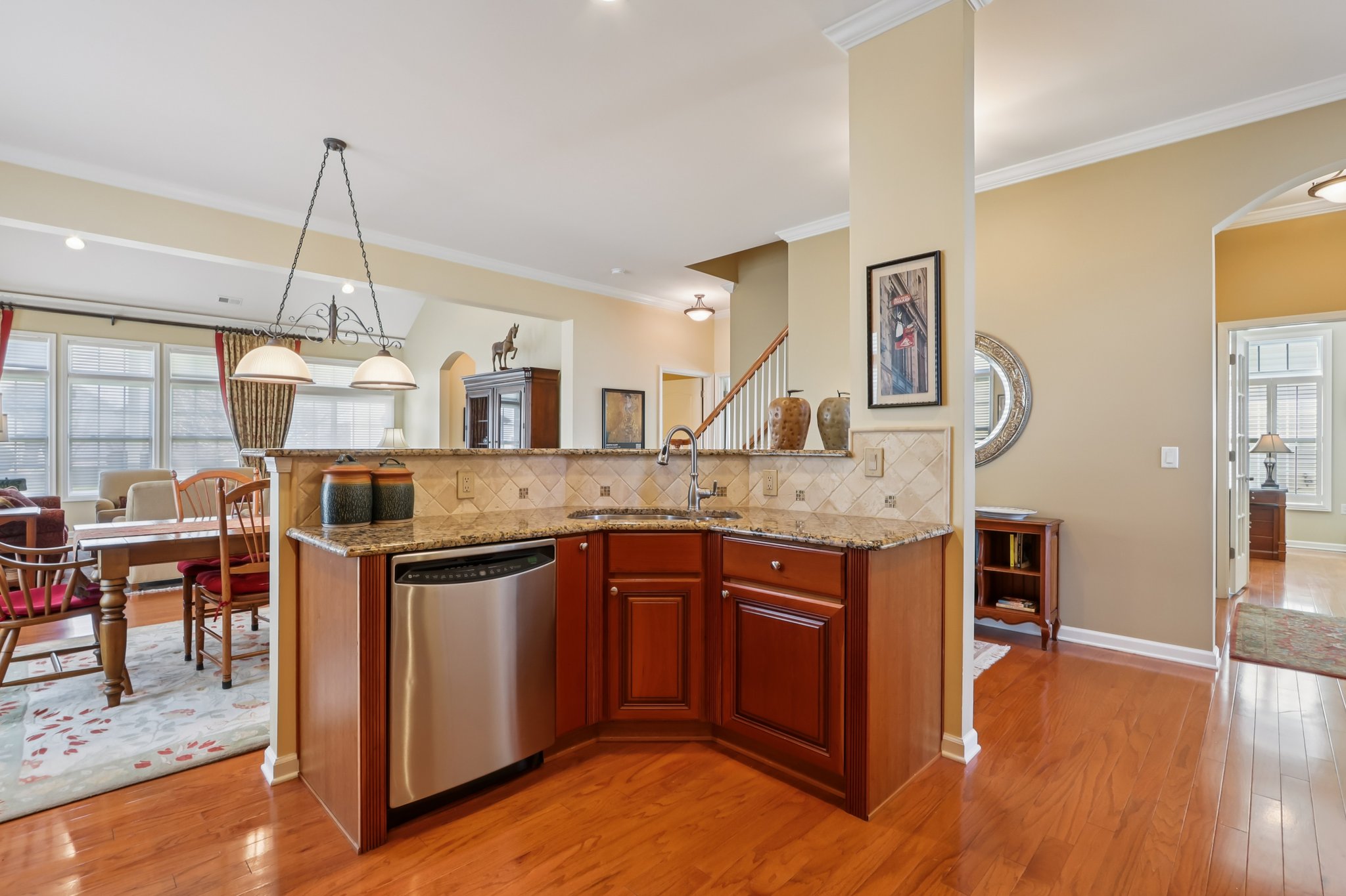 Cobblestone Blvd-S1803-021.jpg