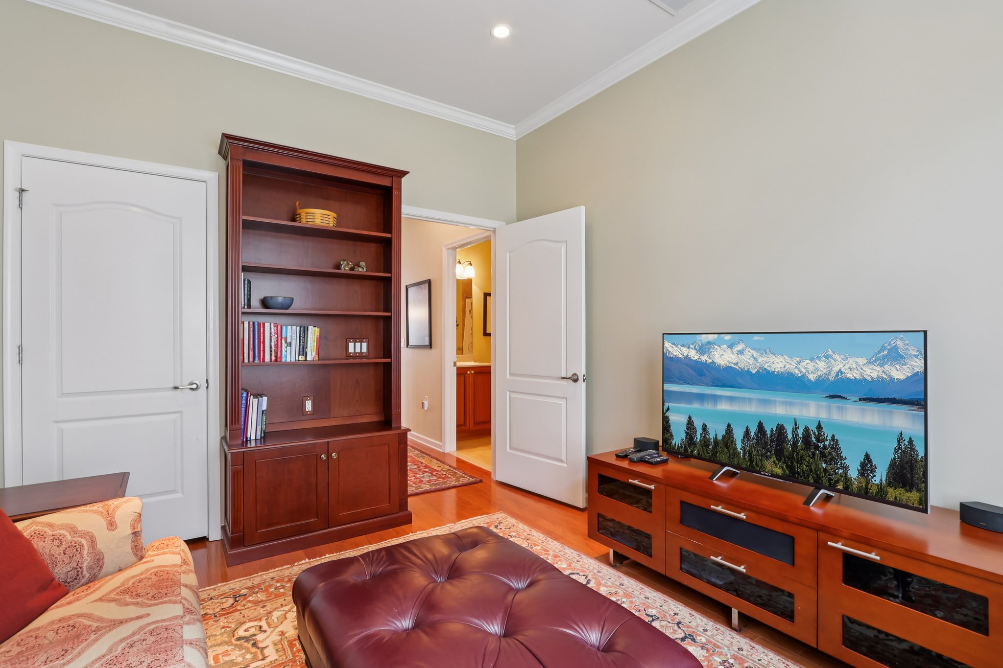 Cobblestone Blvd-S1803-038.jpg