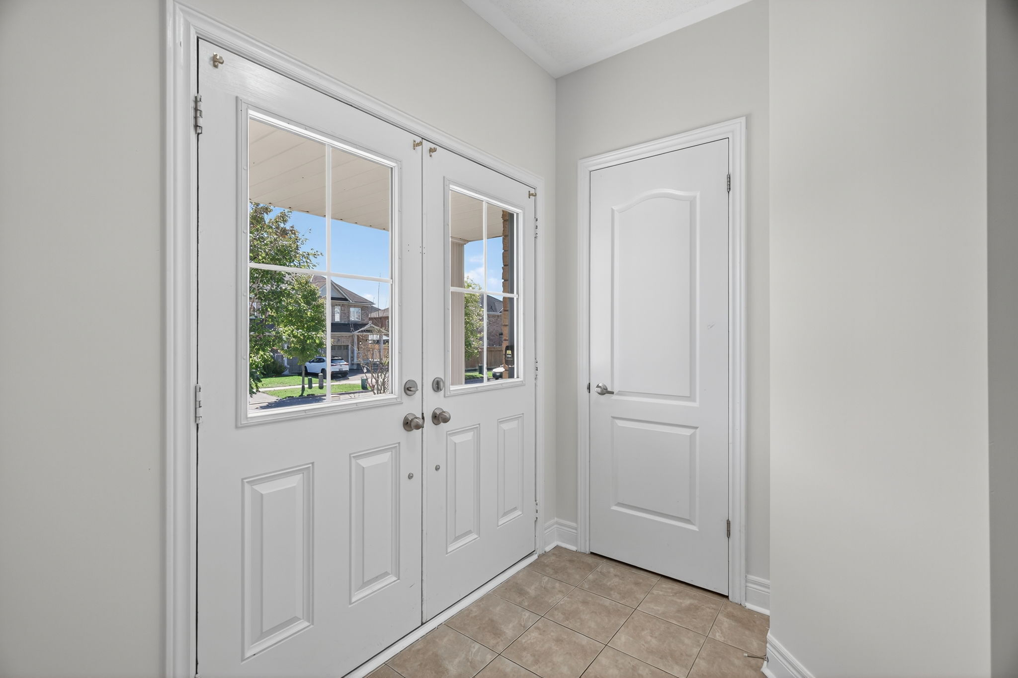 14 Dewell Crescent Courtice, ON L1E 0B7