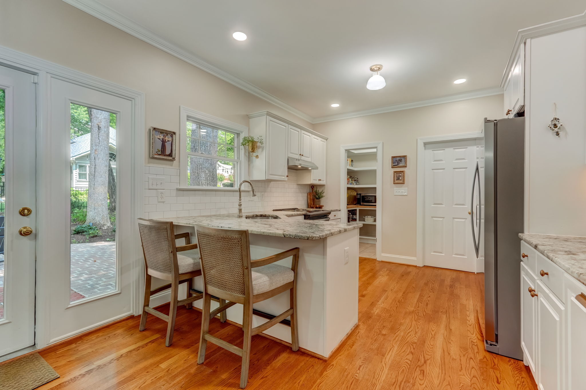 Kitchen/Breakfast Bar