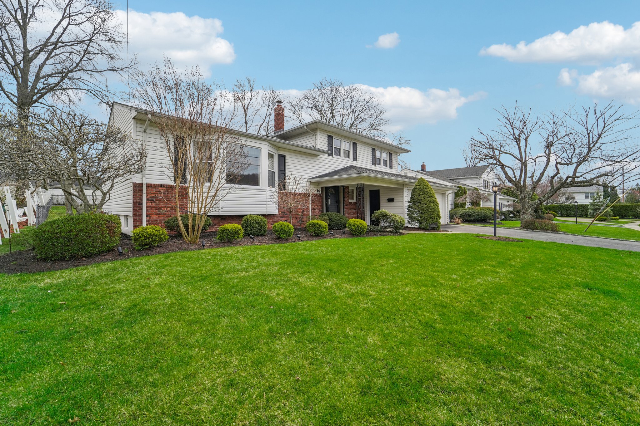 Eton Pl-S0204-002.jpg