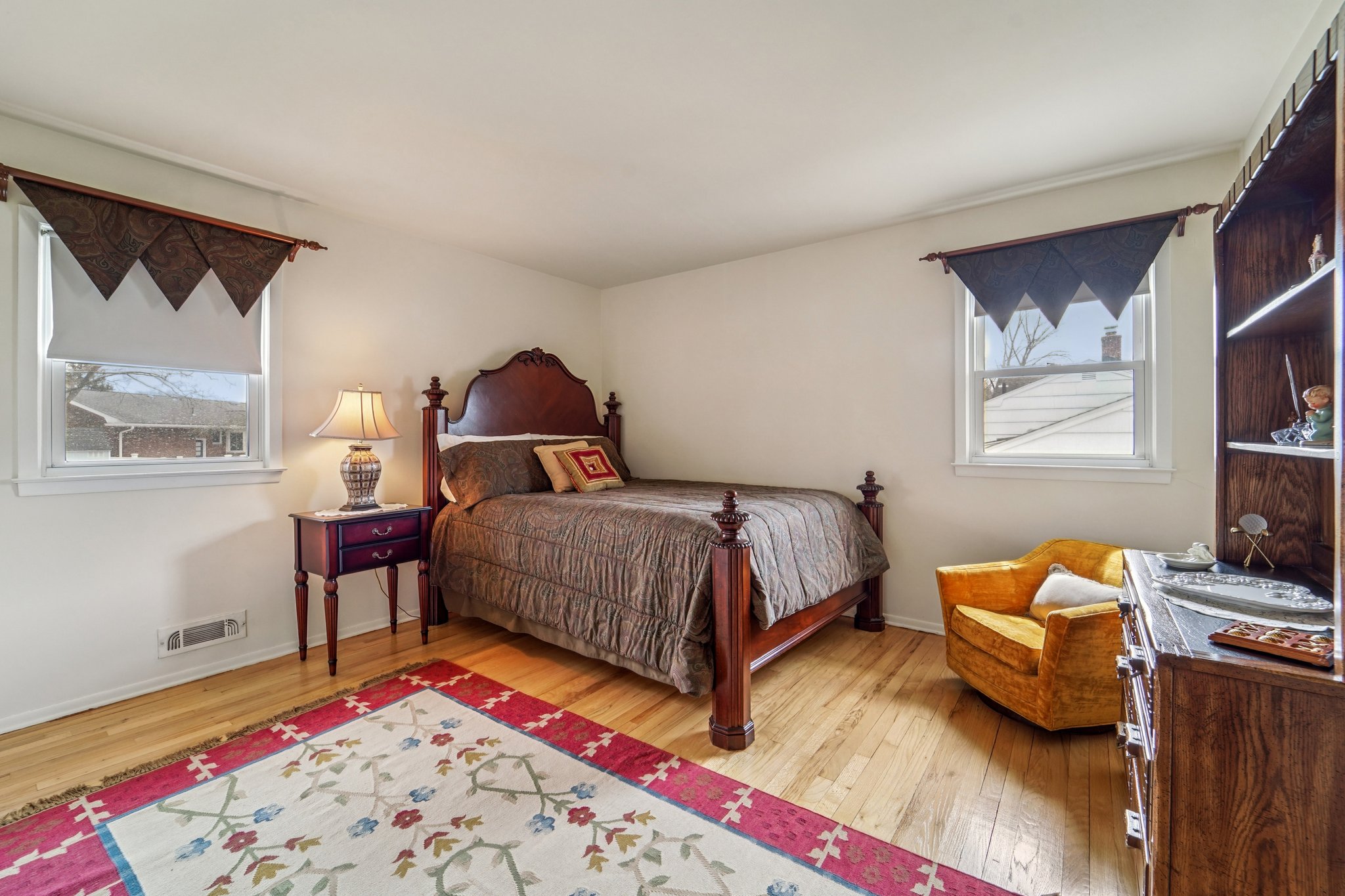 Eton Pl-S0204-035.jpg