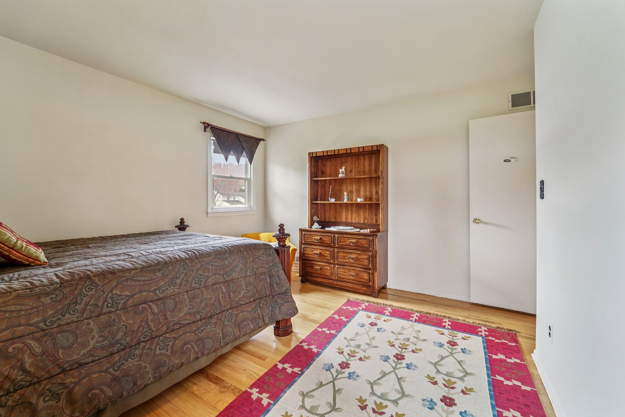 Eton Pl-S0204-037.jpg