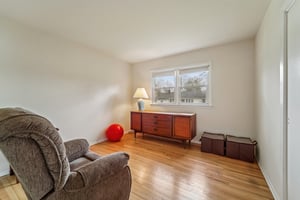 Eton Pl-S0204-038.jpg