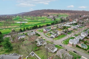 Eton Pl-S0204-057.jpg