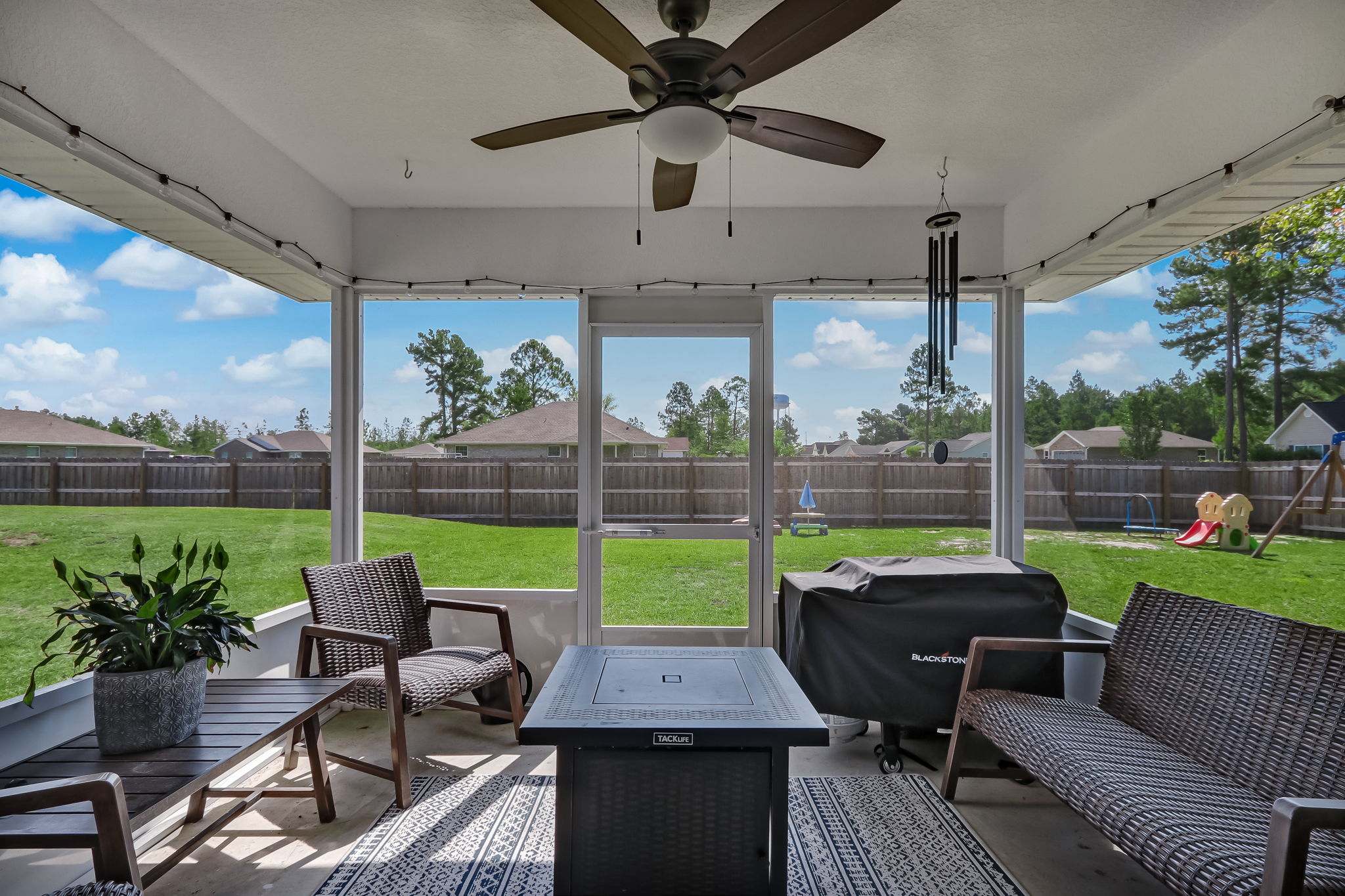 Screened-in Porch