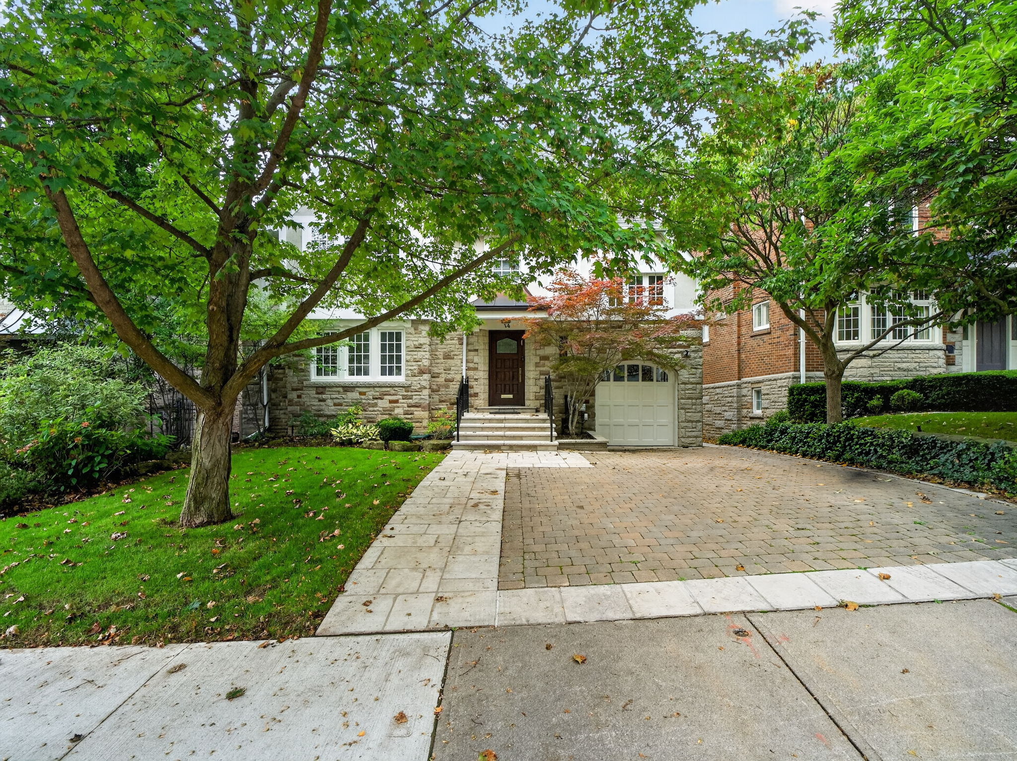14 Glenayr Rd Toronto, ON M5P 3B8