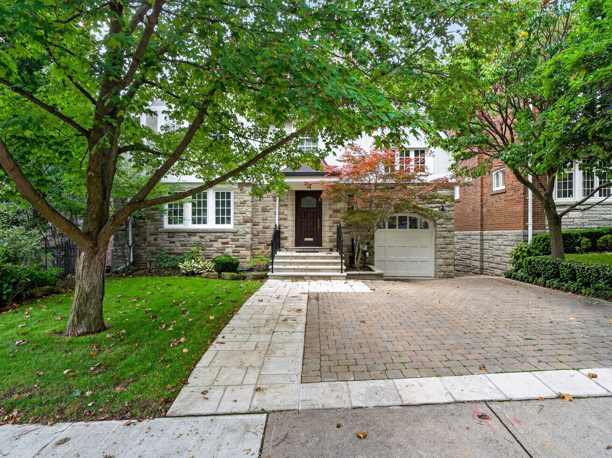 14 Glenayr Rd Toronto, ON M5P 3B8