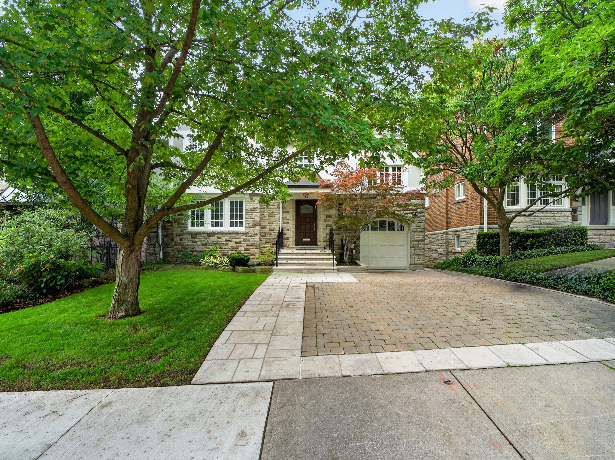 14 Glenayr Rd Toronto, ON M5P 3B8