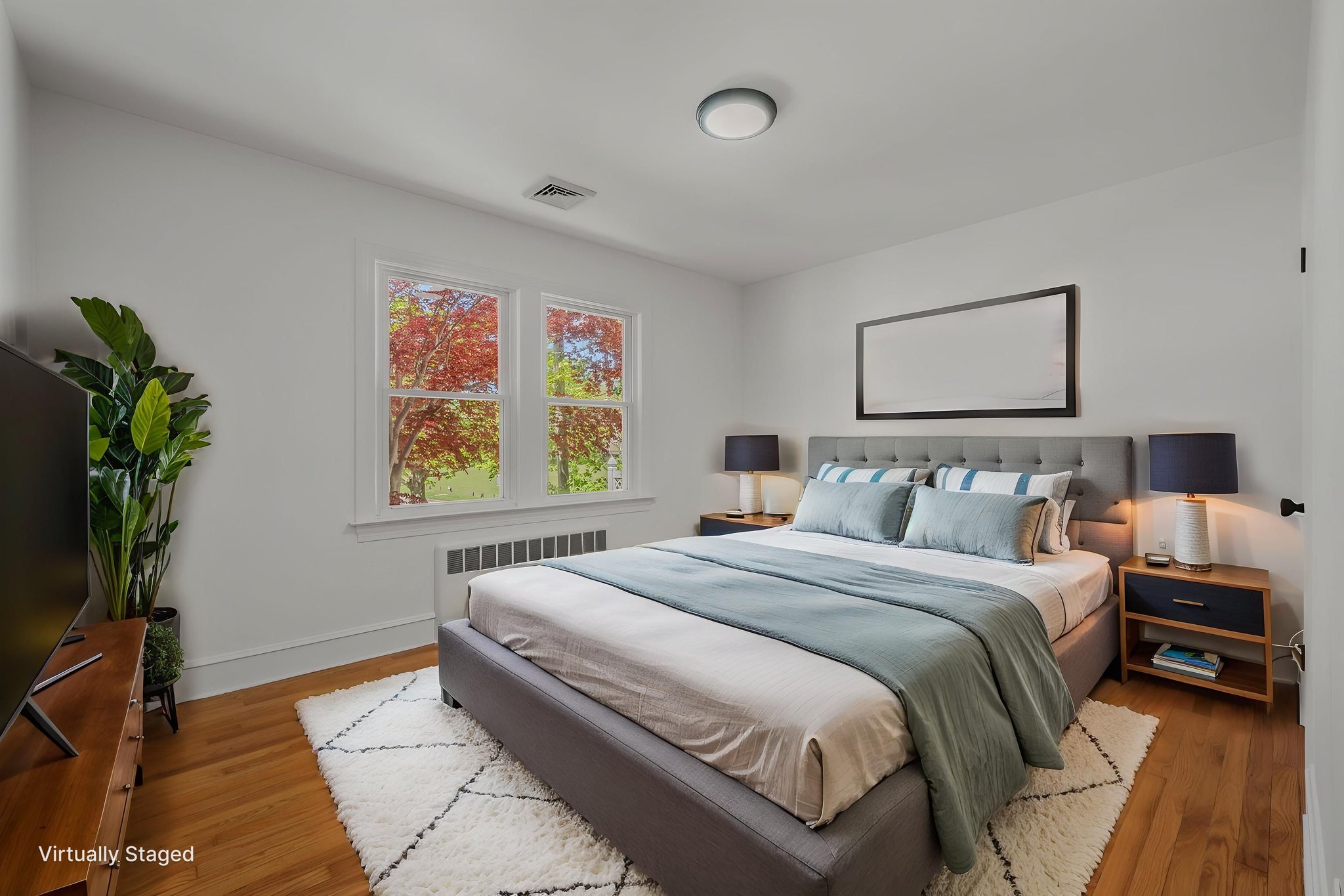 14 Hyde St, Stonington-10 virtually staged.jpeg