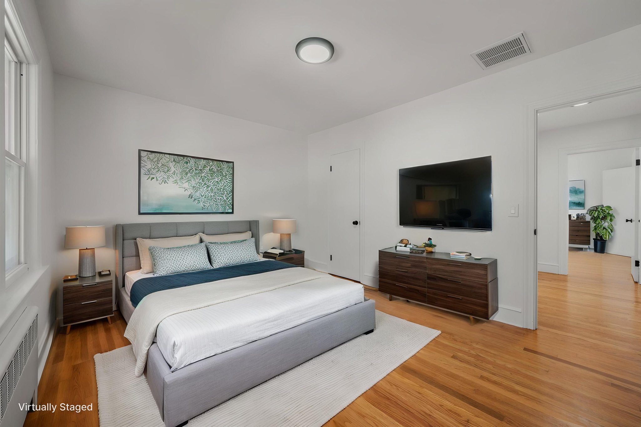 14 Hyde St, Stonington-11 virtually staged.jpeg