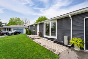 Front Porch/Entrance