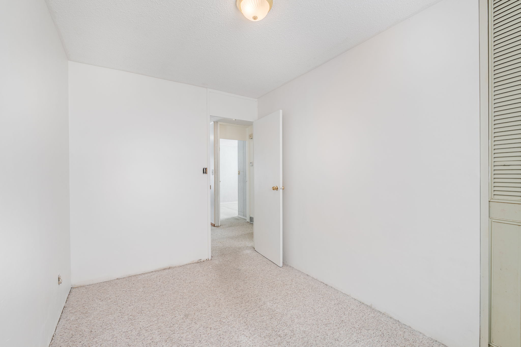 14 Kurt Avenue - Interior-12