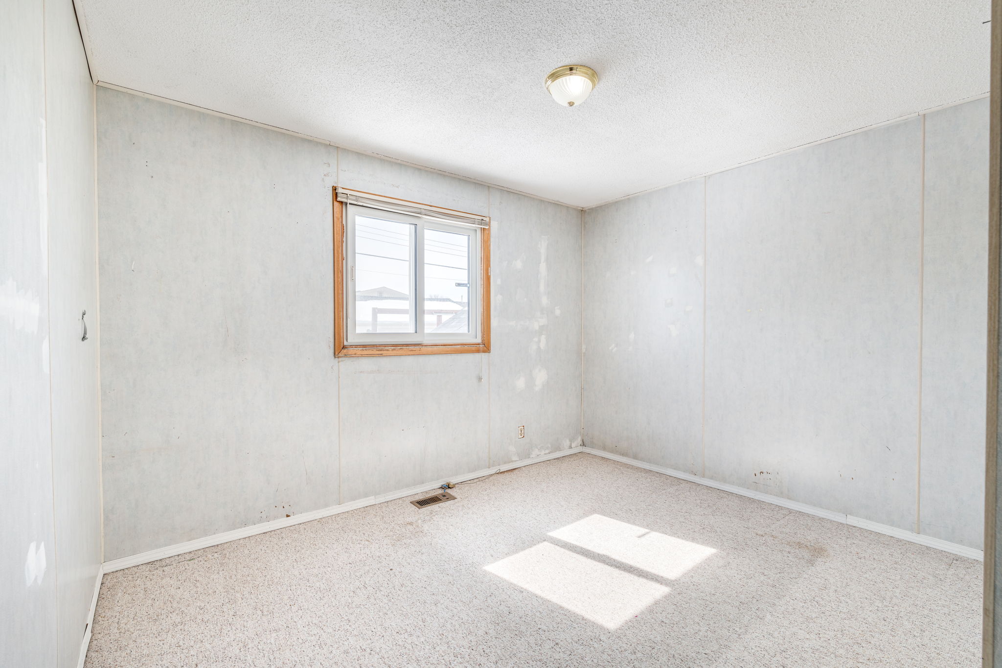14 Kurt Avenue - Interior-13