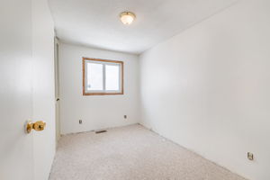 14 Kurt Avenue - Interior-11