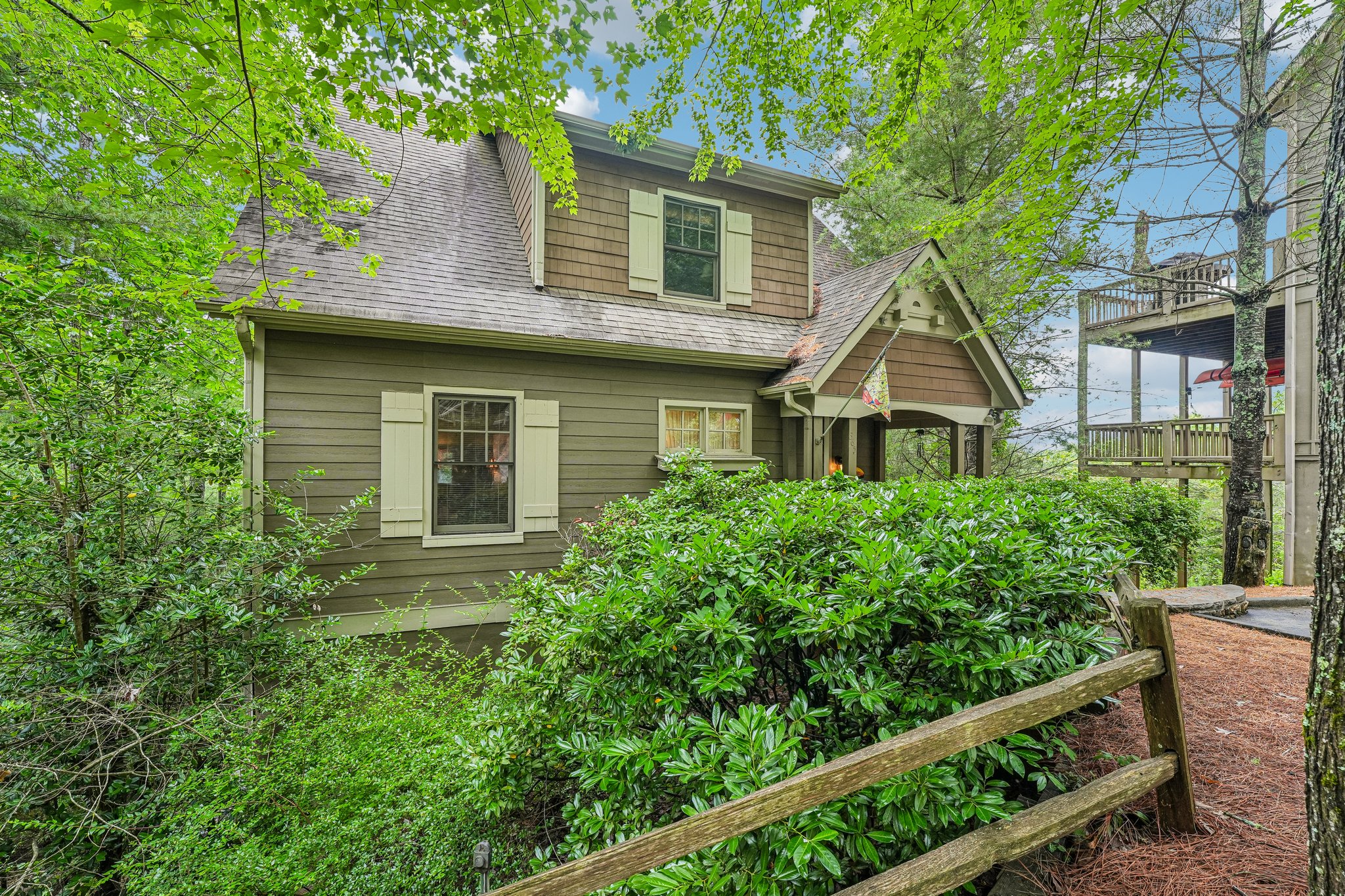 Laurel Ridge Way-S2705-003.jpg