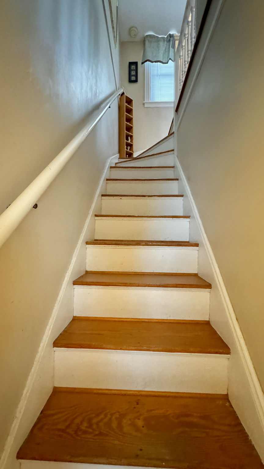 Stairs to 2nd level