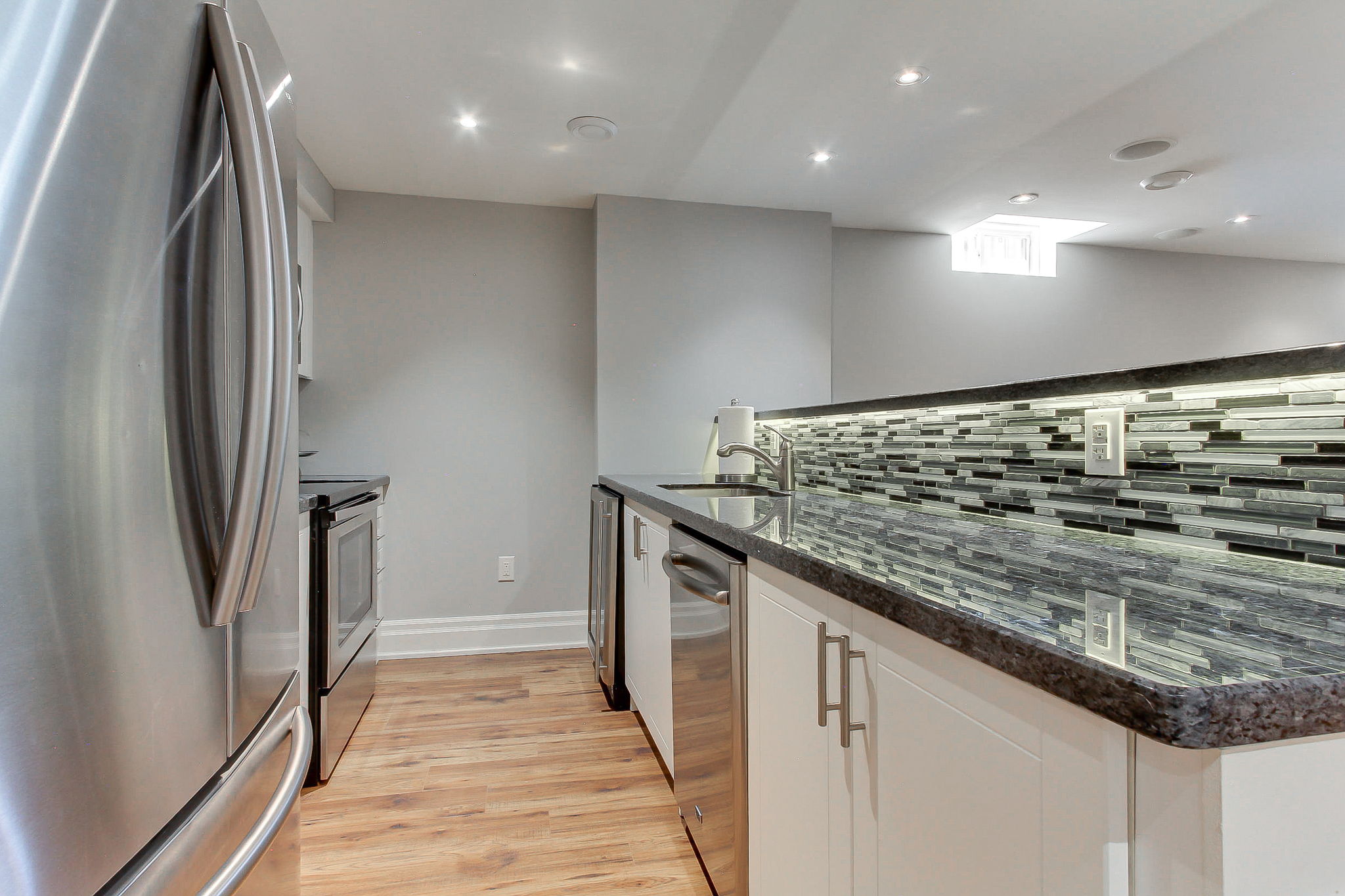  Photo 49
