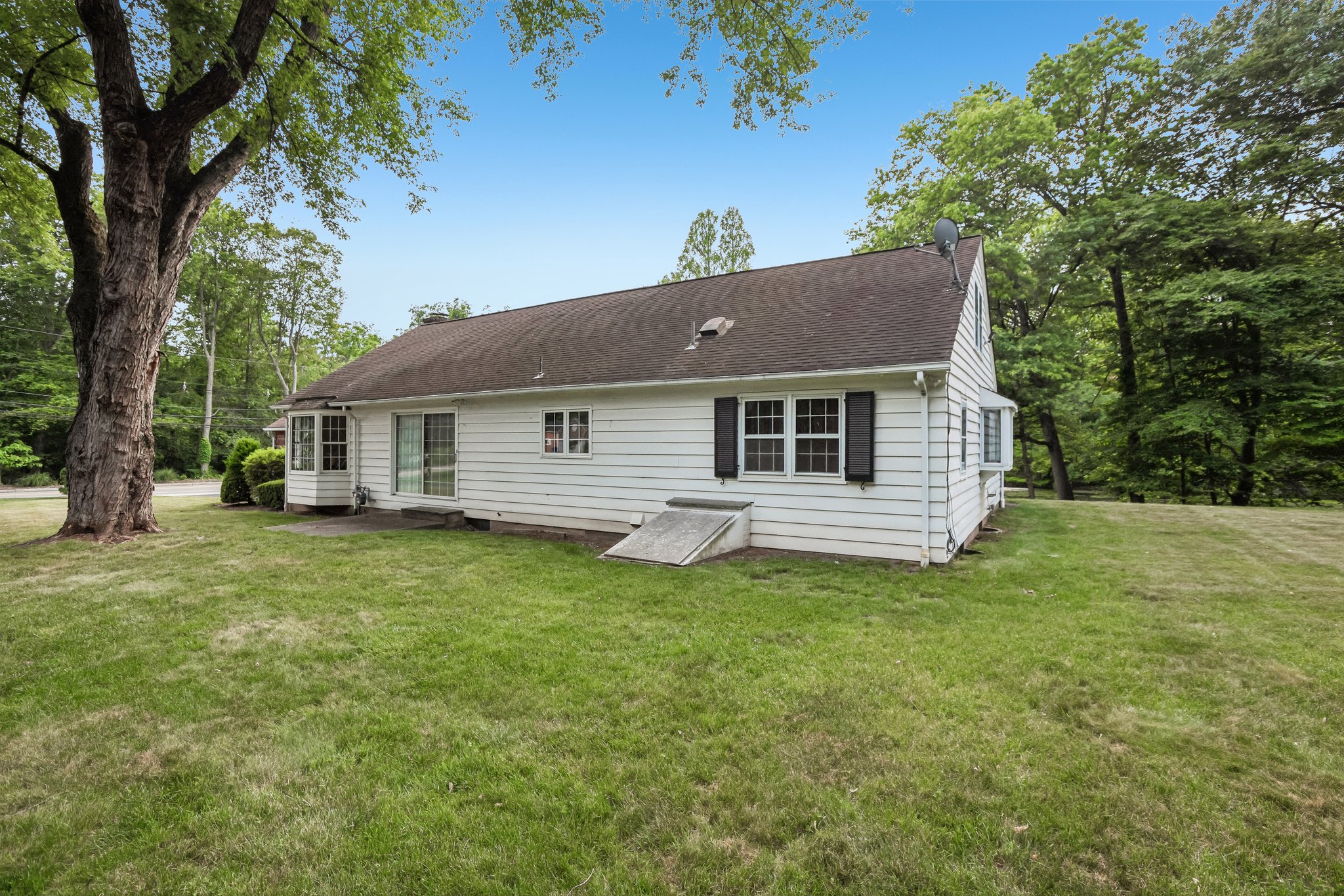 Saddle River Rd-S1106-059.jpg