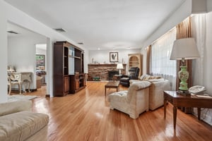 Saddle River Rd-S1106-016.jpg