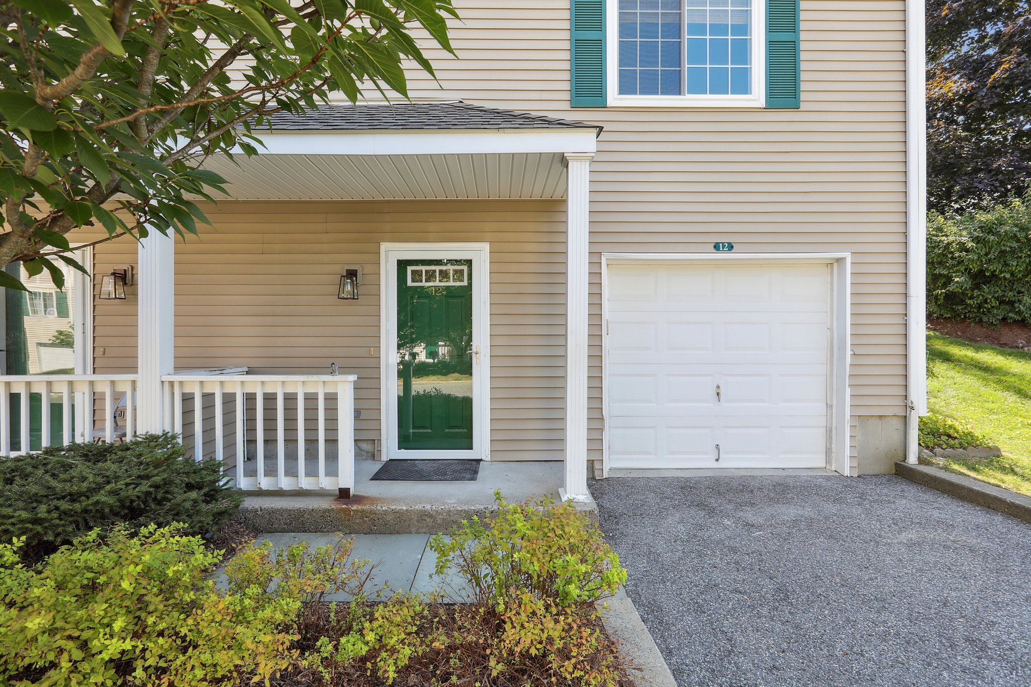 Private corner townhouse