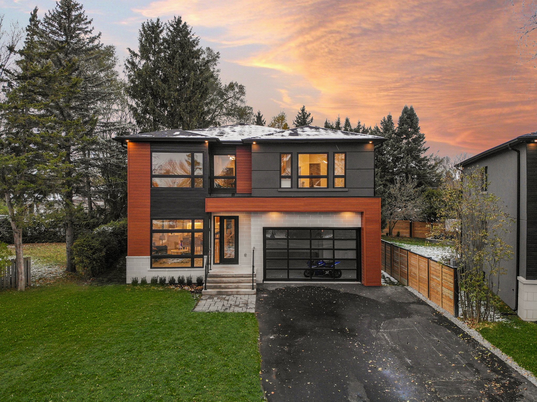 14 Sunray Pl, Aurora, ON L4G 2V2 REALPix Interior & Real Estate