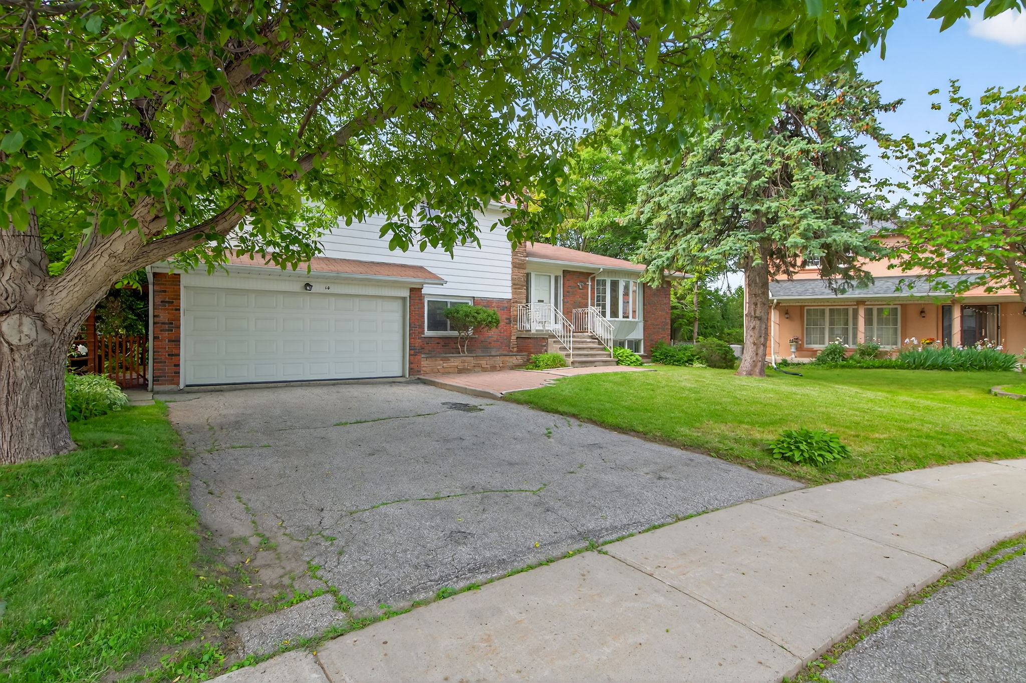 14 Tanya Pl Toronto, ON M1S 1P3