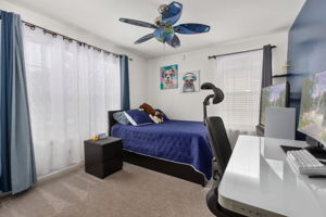  Photo 40