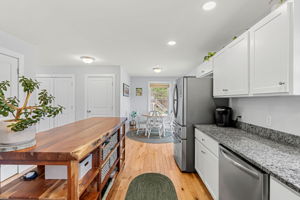 14 Waterford Dr, Raymond, NH 03077, USA Photo 25