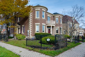 14 Willett Crescent, Richmond Hill ON