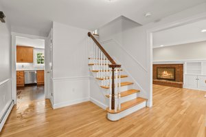 Foyer to Kitchen/Breakfast Rm