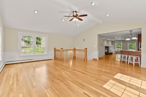 Family Room w Kitchen, Access to LL