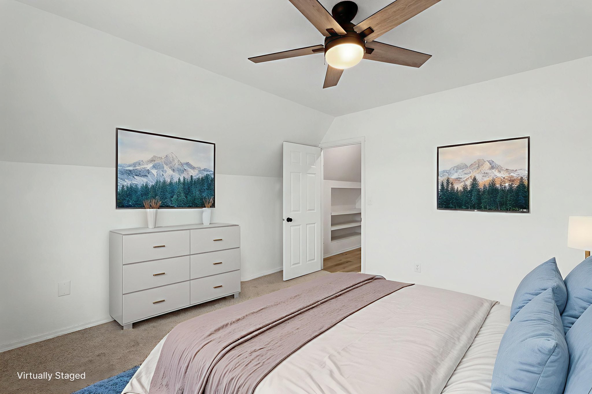 0H5A5461 virtually staged.jpeg