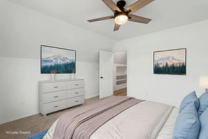 0H5A5461 virtually staged.jpeg