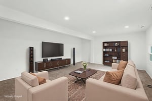 0H5A5437 virtually staged.jpeg